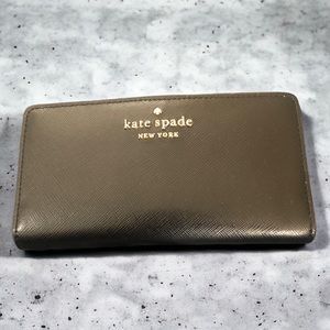 Kate Spade Black Large slim Staci watlet